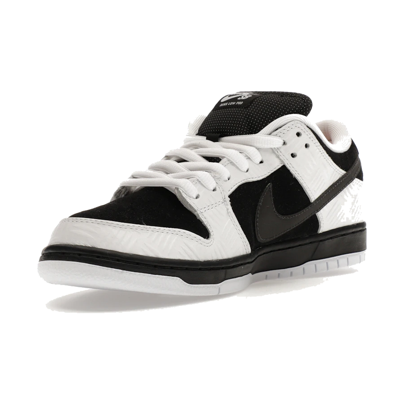 Nike SB Dunk Low TIGHTBOOTH