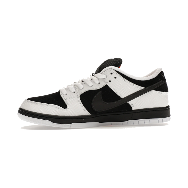 Nike SB Dunk Low TIGHTBOOTH